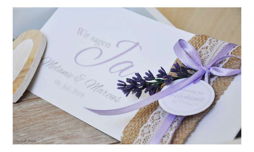 Einladungskarten Hochzeit Vintage Sackenleinen Spitze flieder lavendel