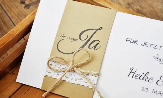 Einladungskarten Hochzeit Vintage Kraftpapier Banderole Spitze diy