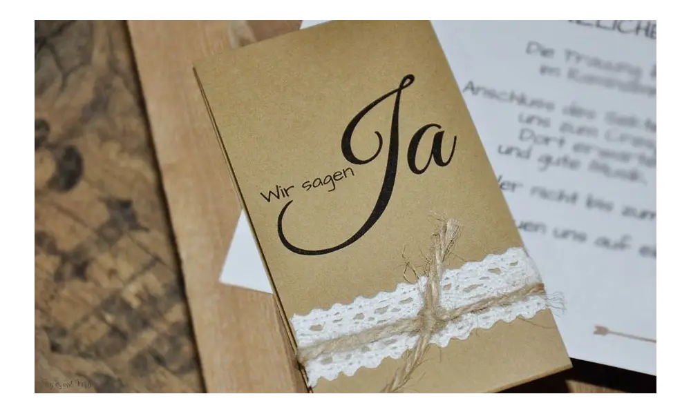 Einladungskarten Hochzeit Vintage Kraftpapier Banderole Spitze diy