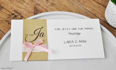 Vintage Einladungskarten Hochzeit Kraftpapier Banderole Spitze weiß rosa diy