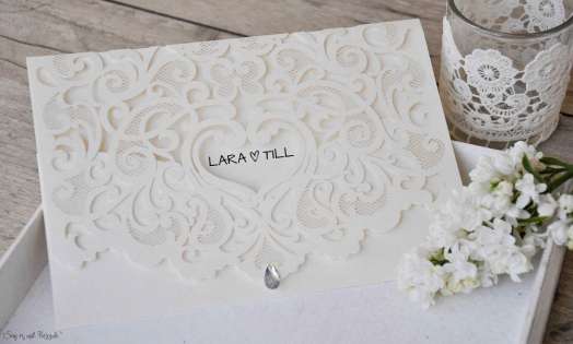 Einladungskarten Hochzeit Lasercut Spitze Pocketfold edel elegant weiß