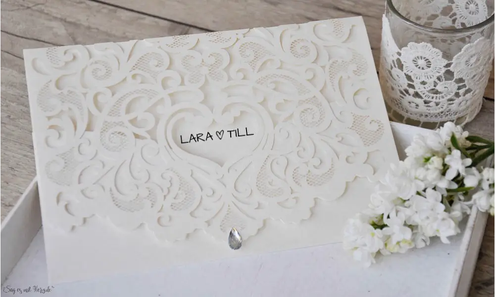 Einladungskarten Hochzeit Lasercut Spitze Pocketfold edel elegant weiß