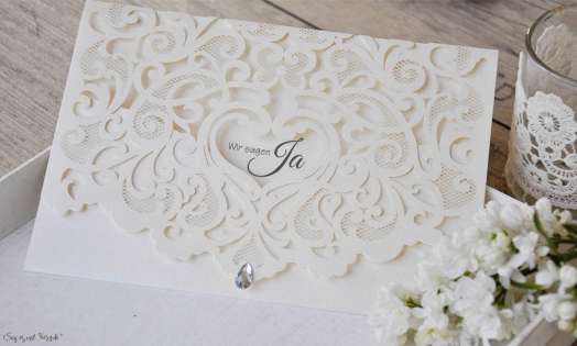 Einladungskarten Hochzeit Lasercut Spitze Pocketfold edel elegant weiß