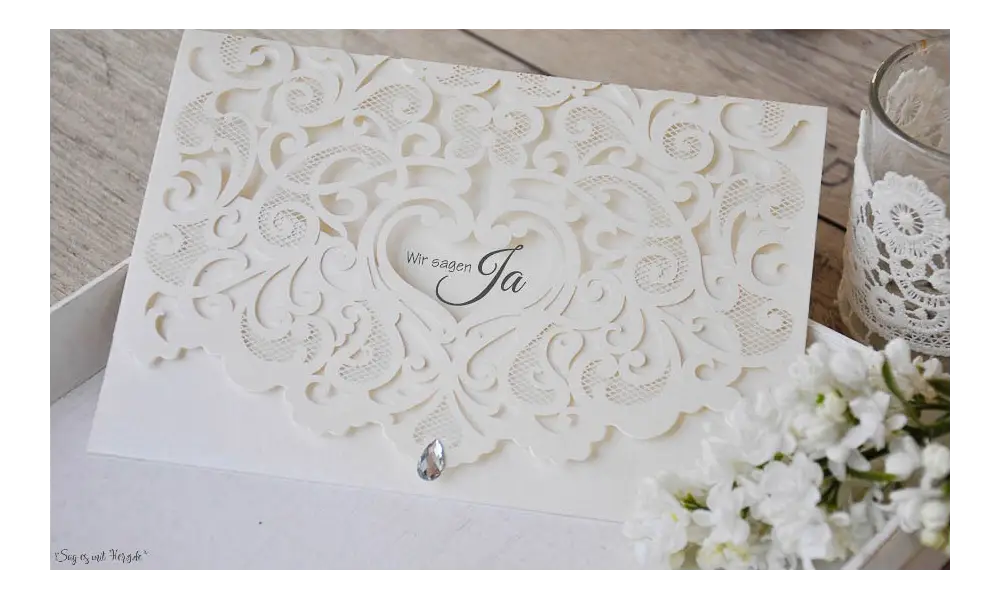 Einladungskarten Hochzeit Lasercut Spitze Pocketfold edel elegant weiß