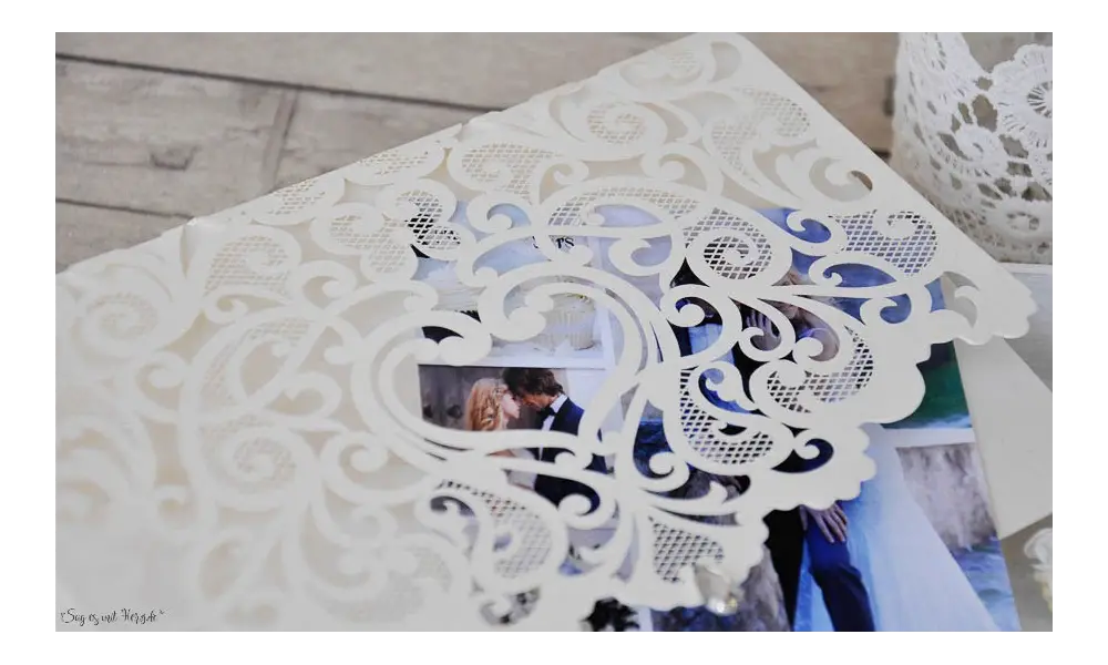 Einladungskarten Hochzeit Lasercut Spitze Pocketfold edel elegant weiß