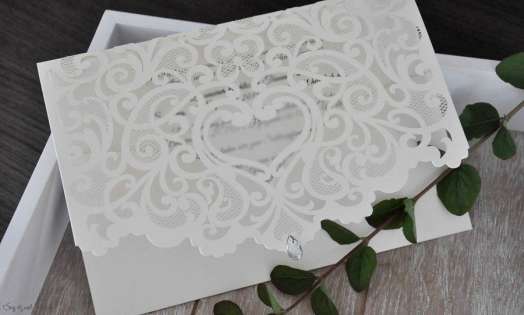 Einladungskarten Hochzeit Lasercut Spitze Pocketfold edel elegant weiß