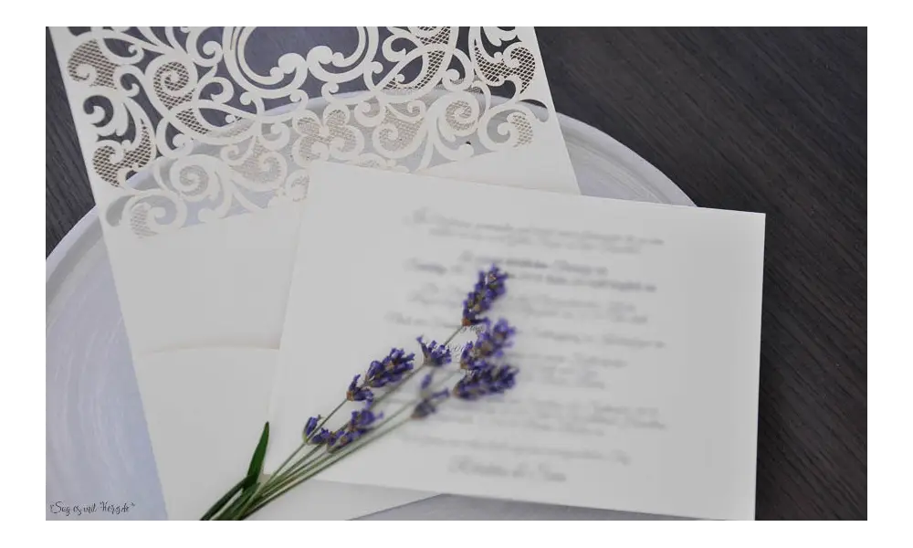 Einladungskarten Hochzeit Lasercut Spitze Pocketfold edel elegant weiß