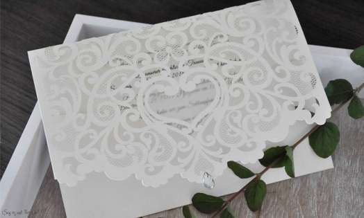 Einladungskarten Hochzeit Lasercut Spitze Pocketfold edel elegant weiß