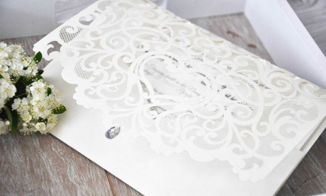 Einladungskarten Hochzeit Lasercut Spitze Pocketfold edel elegant weiß