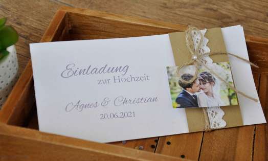 Vintage Einladungskarten Hochzeit mit Kraftpapier Banderole, Spitze mit Foto, diy