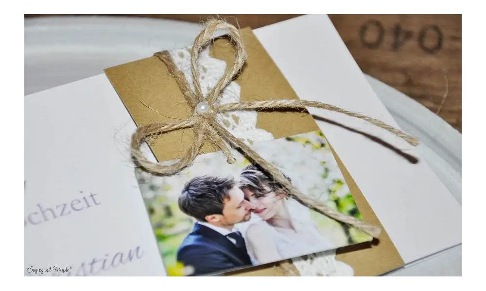 Vintage Einladungskarten Hochzeit mit Kraftpapier Banderole, Spitze mit Foto, diy