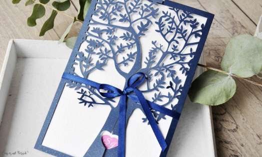 Hochzeitseinladungen Lasercut Spitze dunkelblau Baum Vintage navy blue Laserschnitt