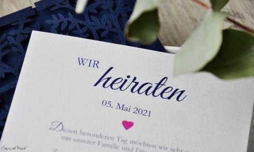 Hochzeitseinladungen Lasercut Spitze dunkelblau Baum Vintage navy blue Laserschnitt