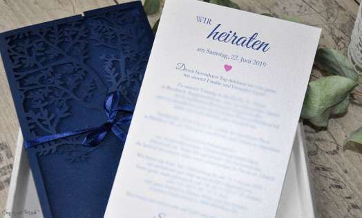 Hochzeitseinladungen Lasercut Spitze dunkelblau Baum Vintage navy blue Laserschnitt