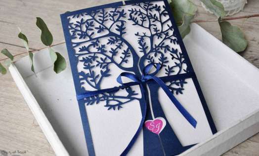 Hochzeitseinladungen Lasercut Spitze dunkelblau Baum Vintage navy blue Laserschnitt