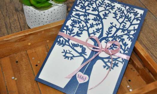 Einladungskarten Hochzeit Lasercut Spitze blau rosa Baum Vintage