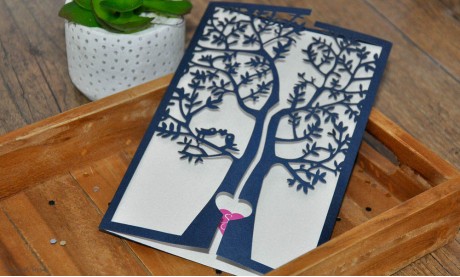 Einladungskarten Hochzeit Lasercut Spitze blau rosa Baum Vintage