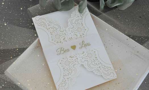 Lasercut Hochzeitskarten gestalten lassen, edle Vintage Spitze