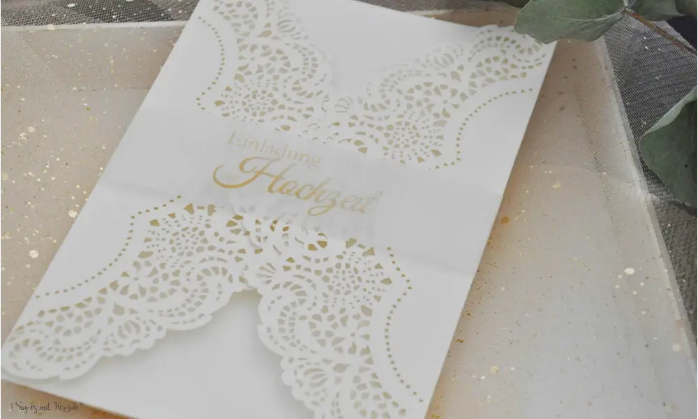 Lasercut Hochzeitskarten gestalten lassen, edle Vintage Spitze