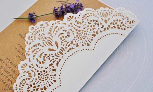 Lasercut Hochzeitskarten gestalten lassen, edle Vintage Spitze Kraftpapier