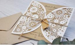 Laser cut Hochzeitseinladungen Blumen, Vintage Kraftpapier