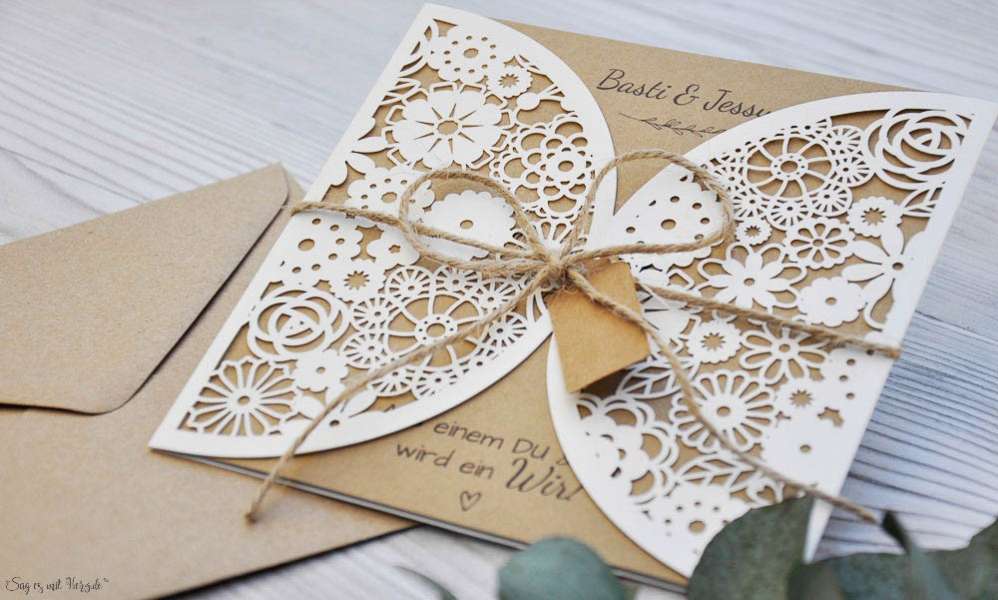 Laser cut Hochzeitseinladungen Blumen, Vintage Kraftpapier