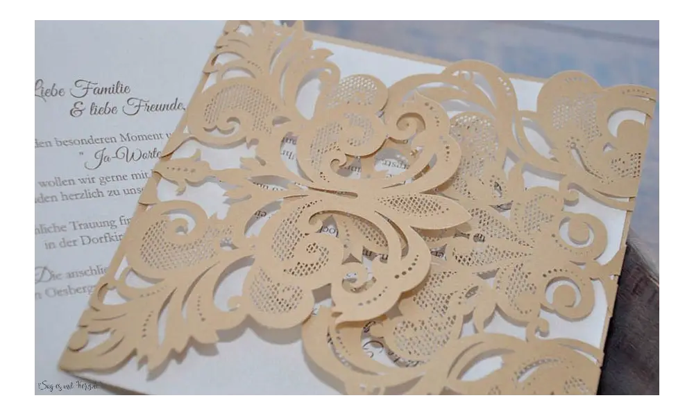 Einladungskarten Hochzeit gold weiß Laser cut