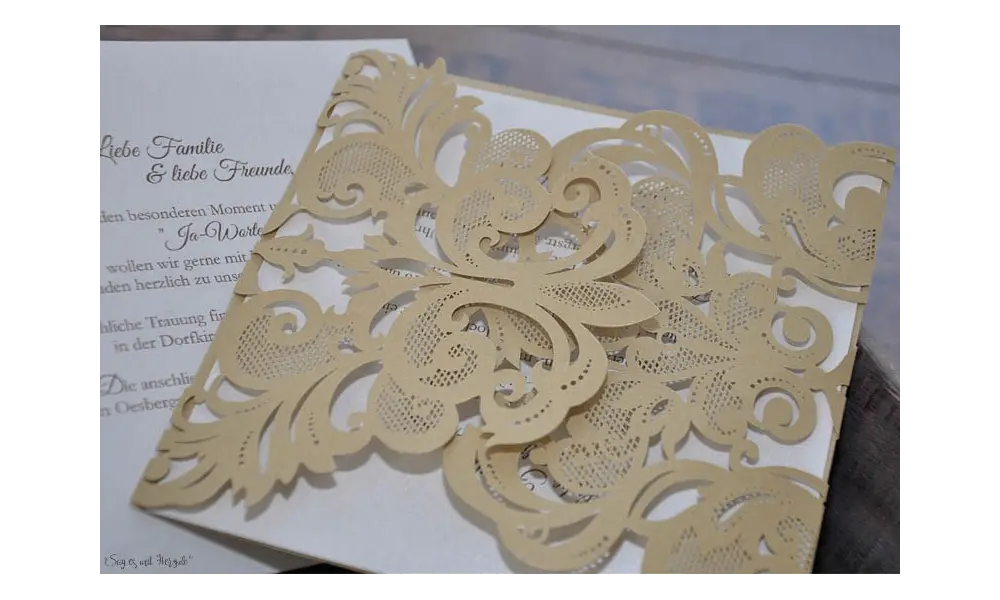 Einladungskarten Hochzeit gold weiß Laser cut