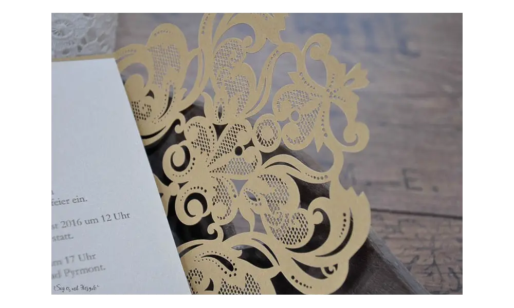 Einladungskarten Hochzeit gold weiß Laser cut