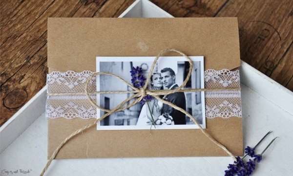Hochzeitseinladungen Pocketfold Kraftpapier Spitze Einladungskarten mit Foto Hochzeit Vintage diy