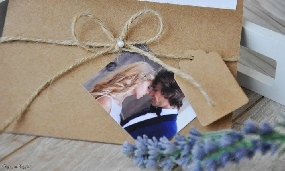 Einladungskarten Hochzeit Pocketfold Kraftpapier Vintage Spitze mit Foto