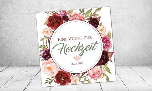 Hochzeitseinladung Blumenkranz bordeaux rot Rosen