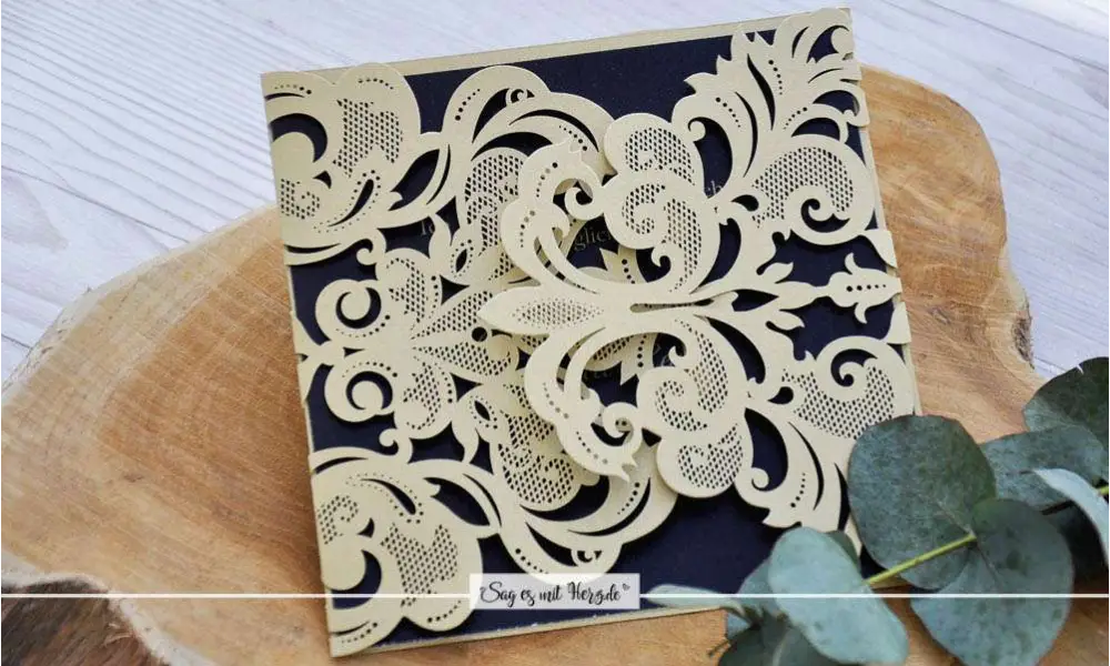 Einladungskarte Hochzeit gold schwarz Lasercut Spitze