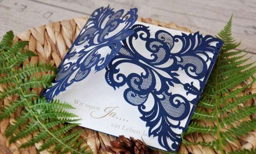 Einladungskarten Hochzeit blau gold Lasercut