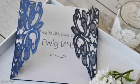 Einladungskarten Hochzeit blau gold Lasercut