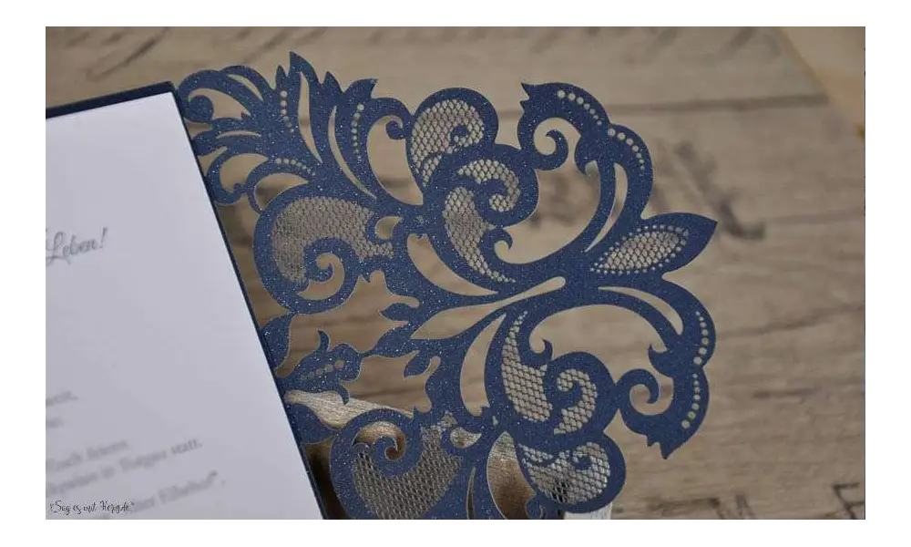 Einladungskarten Hochzeit blau gold Lasercut