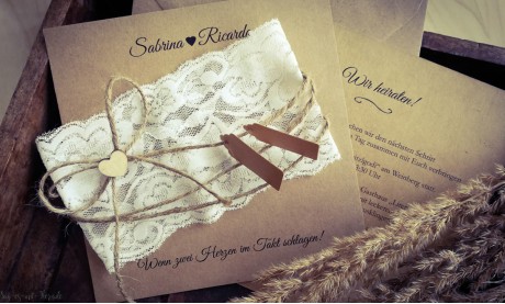 Einladungskarten Hochzeit Kraftpapier Spitze natürlich boho vintage
