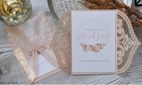 Einladungskarten Hochzeit rosa Lasercut Spitze