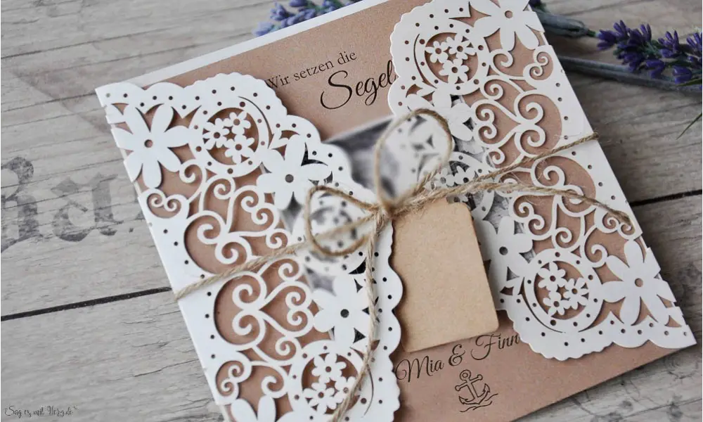 Hochzeitseinladung Lasercut Kraftpapier mit Foto