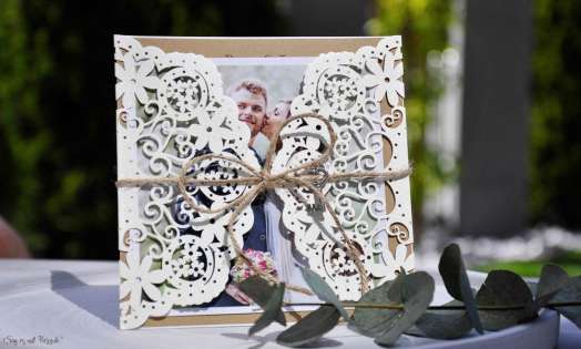 Hochzeitseinladung Lasercut Kraftpapier mit Foto