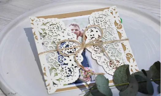 Hochzeitseinladung Lasercut Kraftpapier mit Foto