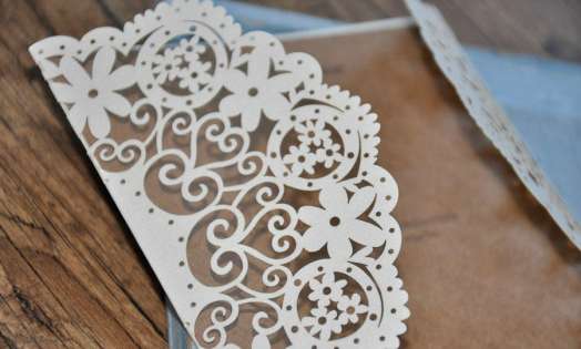 Hochzeitseinladung Lasercut Kraftpapier mit Foto