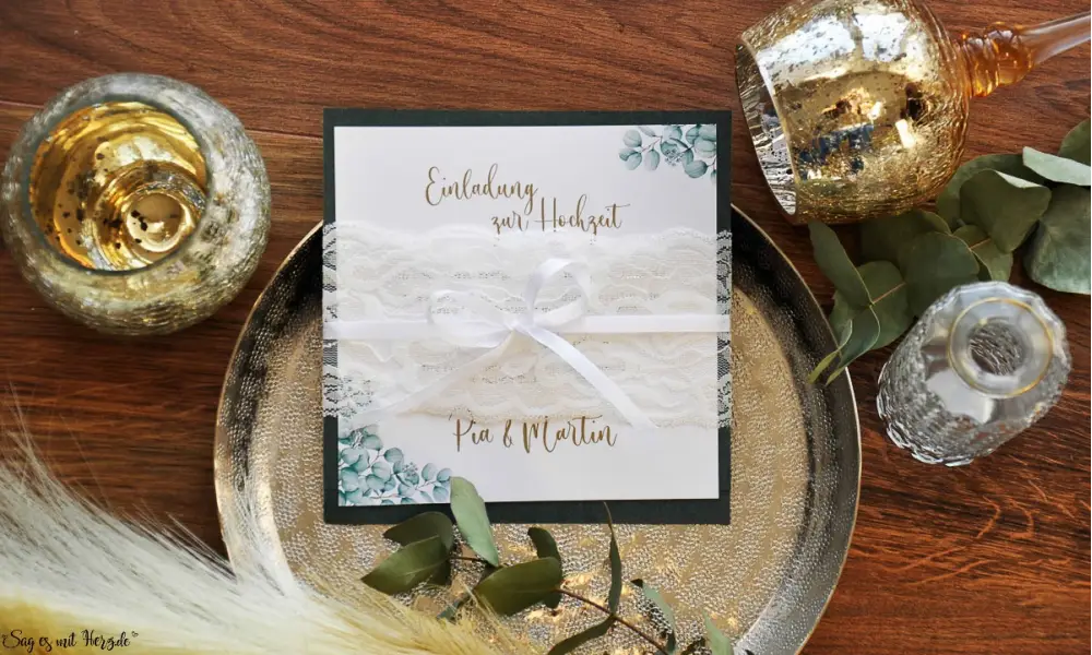 Einladungskarten Hochzeit Spitze Eukapyptus grün weiß gold Boho