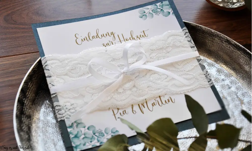 Einladungskarten Hochzeit Spitze Eukapyptus grün weiß gold Boho