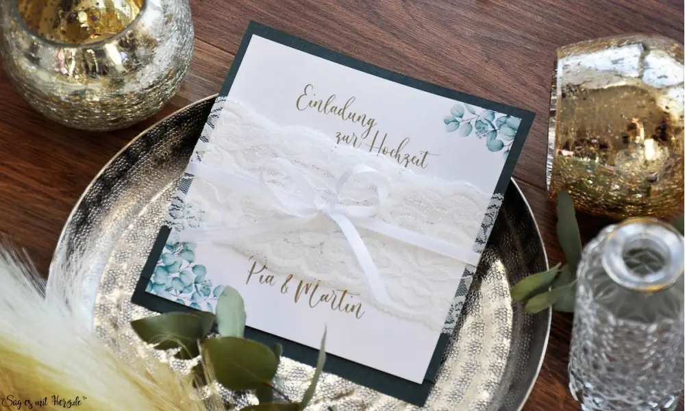 Einladungskarten Hochzeit Spitze Eukapyptus grün weiß gold Boho