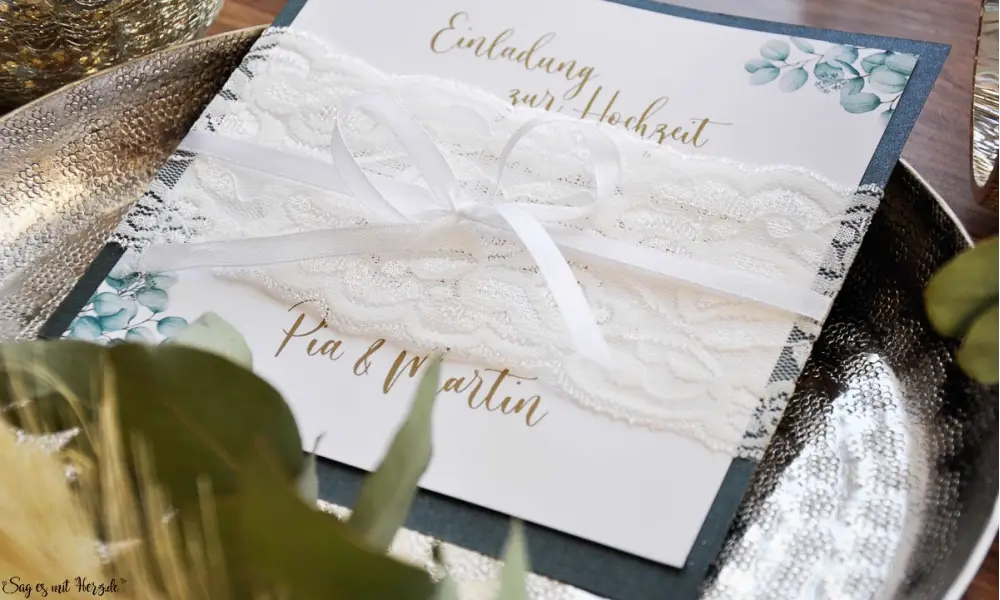 Einladungskarten Hochzeit Spitze Eukapyptus grün weiß gold Boho