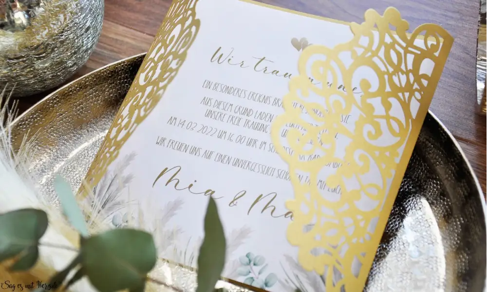 Einladungskarten Hochzeit gold Lasercut