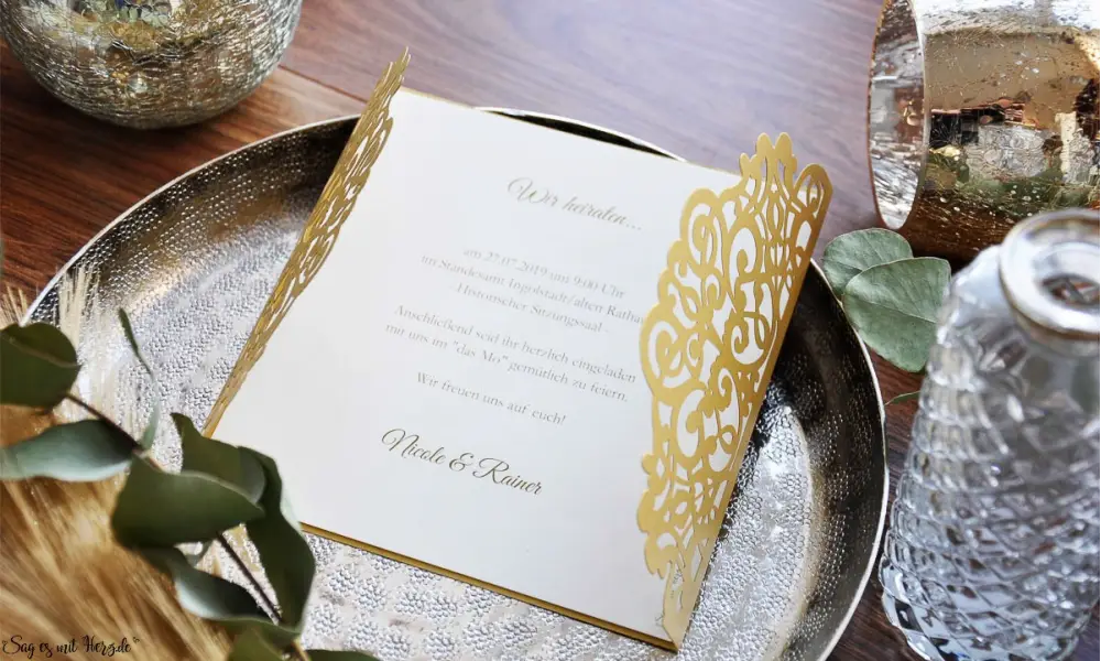 Einladungskarten Hochzeit gold Lasercut