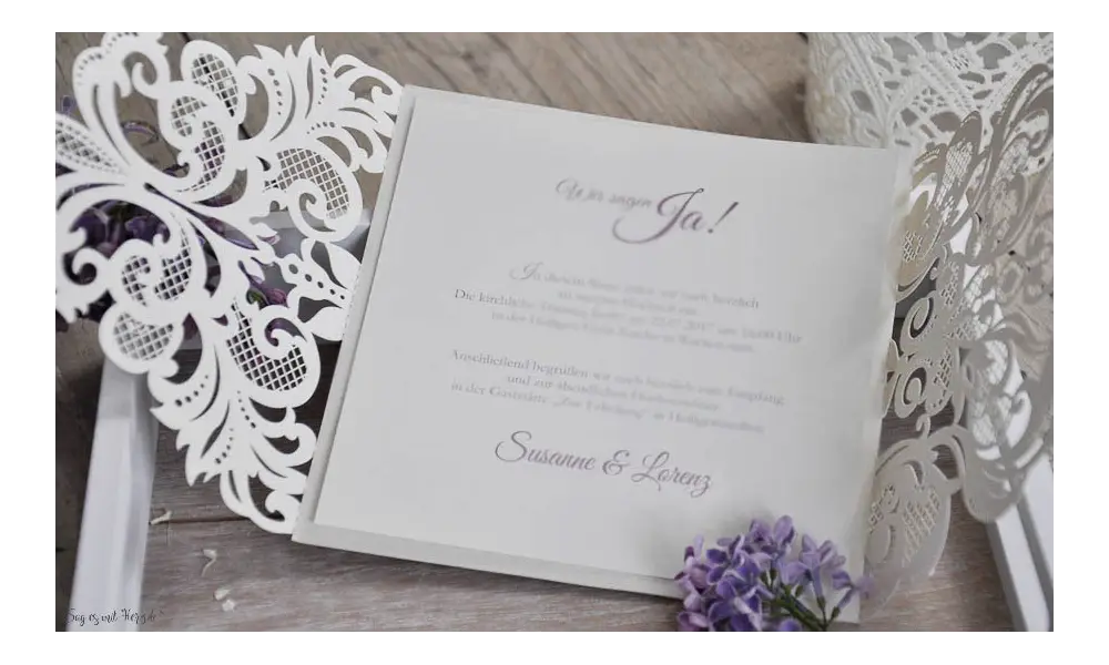 Edle Einladungskarten Hochzeit mit Lasercut Spitze