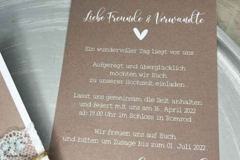 Einladungskarte Hochzeit Kraftpapier Spitze Eukalyptus Postkarte